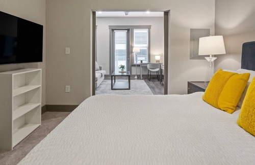Vickery Meadow Apartment | Modern Apartment in Prime Location (ID3133)