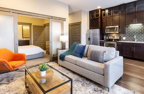 Vickery Meadow Apartment | Modern Apartment in Prime Location (ID3132)