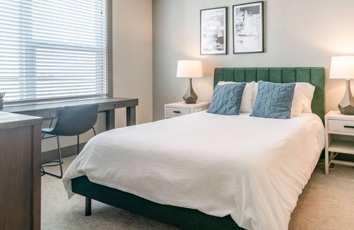 Vickery Meadow Apartment | Modern Apartment in Prime Location (ID1781)
