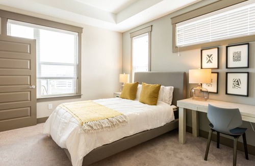 Vickery Meadow Apartment | Modern Apartment in Prime Location (ID917)