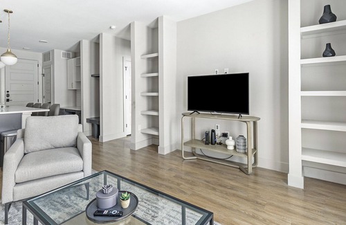 Kessler Apartment | Modern Apartment in Prime Location (ID1214X444)