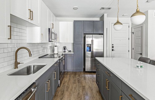 Kessler Apartment | Modern Apartment in Prime Location (ID1214X444)