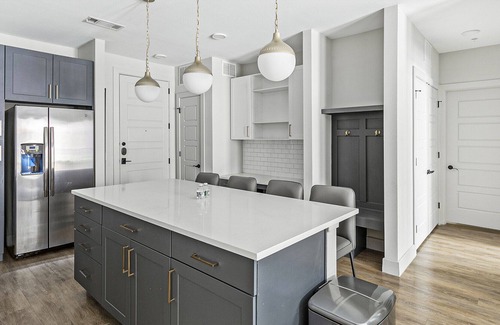 Kessler Apartment | Modern Apartment in Prime Location (ID1214X444)