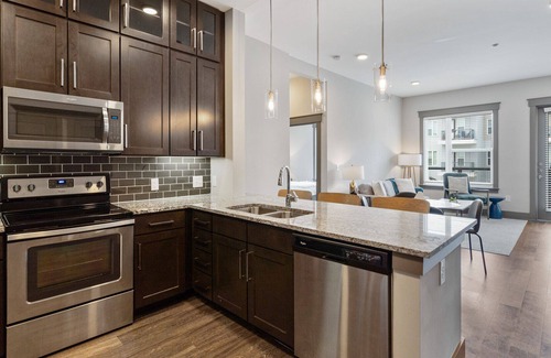 Vickery Meadow Apartment | Modern Apartment in Prime Location (ID3078X07)