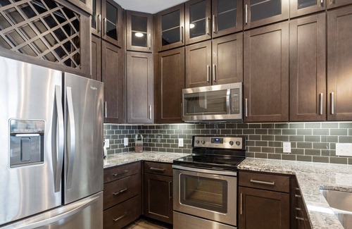 Vickery Meadow Apartment | Modern Apartment in Prime Location (ID3078X07)
