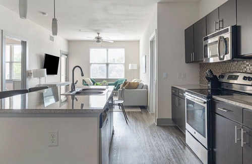 Lake Highlands Apartment | Modern Apartment in Prime Location (ID1384X902)