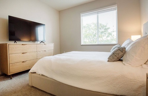 Denver Apartment | Modern Apartment in Prime Location (ID1903X87)