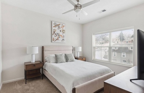 Dundee-Happy Hollow Historic District Apartment | Modern Apartment in Prime Location (ID7435X07)