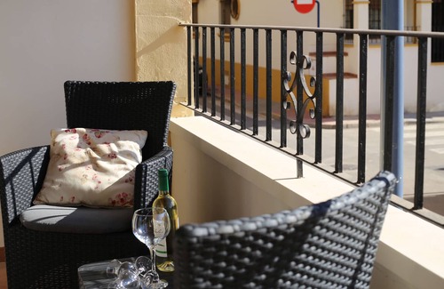 Roda Apartment | Modern Apartment in Roda ideal to experience the Spanish Culture