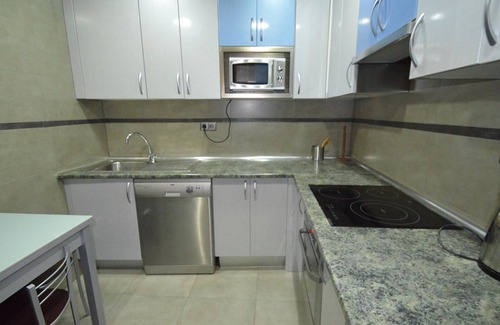 Centro Apartment | Modern apartment in Sol-Gran Vía with balcony