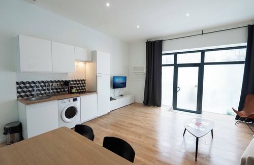 Chartrons Apartment | Modern Apartment in the Heart of Chartrons