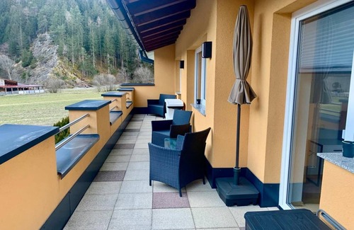 Oetz Apartment | Modern Apartment in the Ötztal