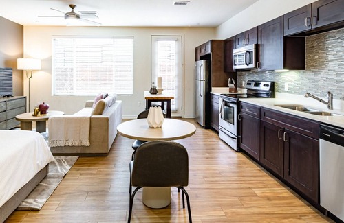 Englewood Apartment | Modern Apartment in Prime Location (ID8283X49)