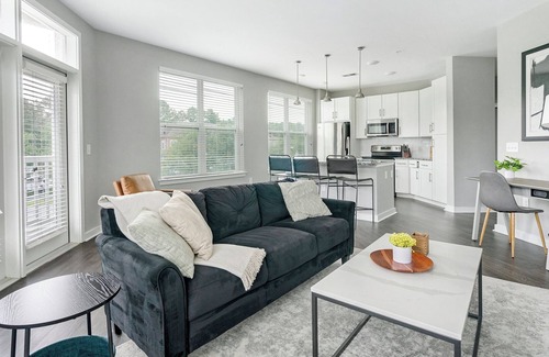 Chapel Hill Apartment | Modern Apartment in Prime Location (ID9029X82)