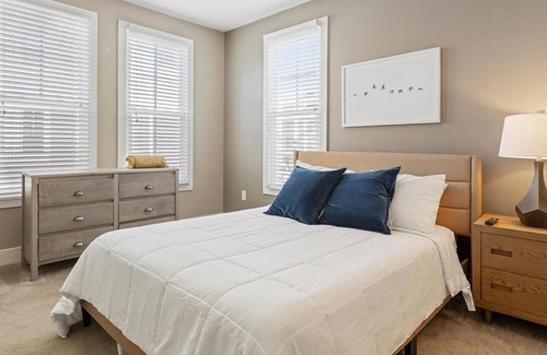 West Ashley Apartment | Modern Apartment in Prime Location (ID3526)
