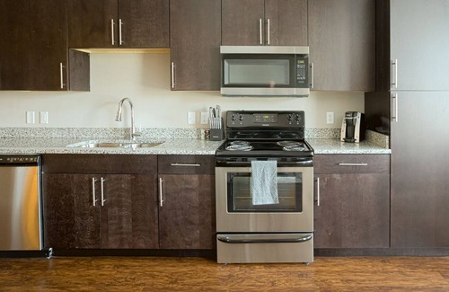 West Central Apartment | Modern Apartment in Prime Location (ID5009X61)