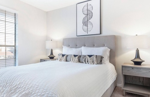 Fort Worth Apartment | Modern Apartment in Prime Location (ID2677X39)