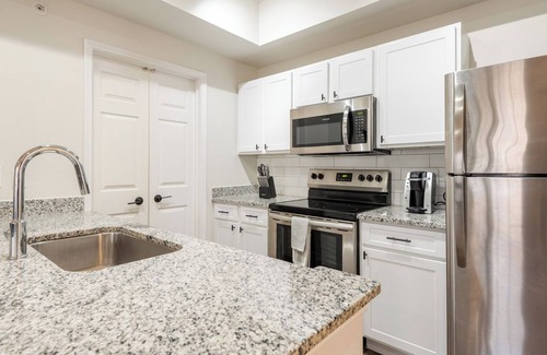 Fort Worth Apartment | Modern Apartment in Prime Location (ID2679X34)
