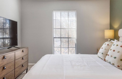 Fort Worth Apartment | Modern Apartment in Prime Location (ID8521X55)