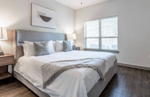 Georgetown Apartment | Modern Apartment in Prime Location (ID8187X12)