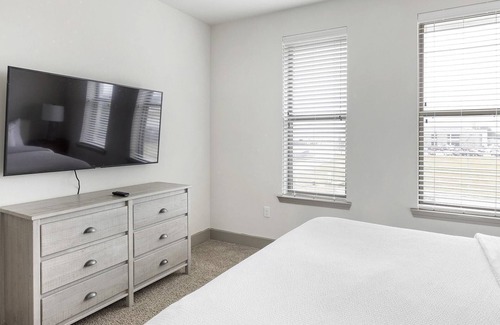 Haltom City Apartment | Modern Apartment in Prime Location (ID1403X365)