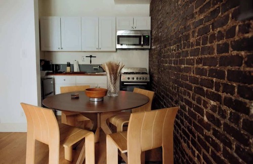 Wilshire Center Apartment | Modern Apartment in Korea Town