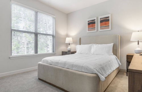 Wake Forest Apartment | Modern Apartment in Prime Location (ID7135X13)
