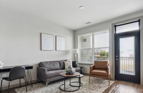 River District Apartment | Modern Apartment in Prime Location (ID6832X09)