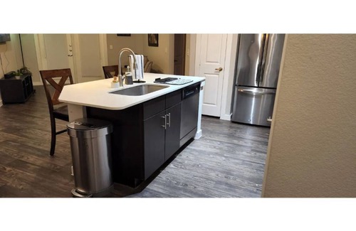 Hunter's Chase Apartment | Modern Apartment N. Austin w/adjustable bed! :D