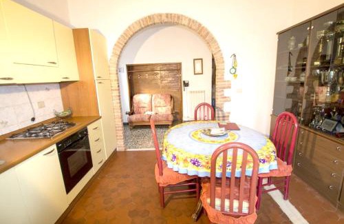 Massa Marittima Apartment | Modern Apartment near Massa Marittima, shared pool