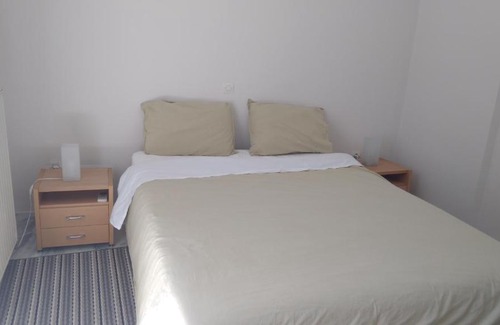 Petralona Apartment | Modern apartment near Acropolis peaceful location.