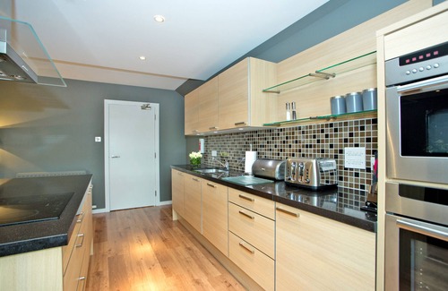 Central Aberdeen Apartment | Modern Apartment near River Dee and Aberdeen City