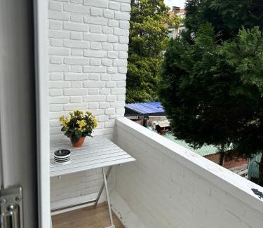 Carnisse Apartment | Modern Apartment near Rotterdam Central