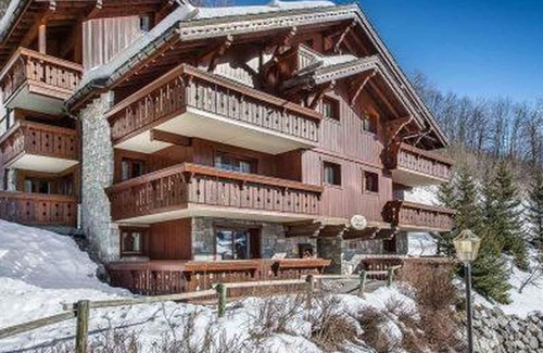 Meribel Village Apartment | Modern apartment near slopes with pool and spa access