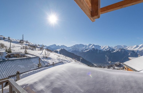 Viel-Alpe Apartment | Modern Apartment Near Slopes with Parking, WiFi, and Mountain Views