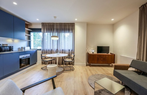 Puerta del Angel Apartment | Modern apartment near the Royal Palace 05