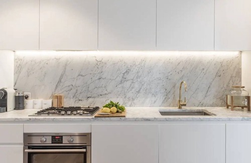 Mortlake Apartment | Modern apartment nearby the river - Free parking