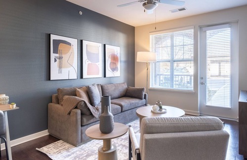 Mountain Brook Apartment | Modern Apartment in Prime Location (ID5548X77)