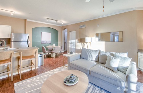 Pinellas Park Apartment | Modern Apartment in Prime Location (ID1836X26)