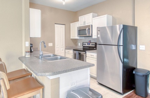 Pinellas Park Apartment | Modern Apartment in Prime Location (ID1836X26)