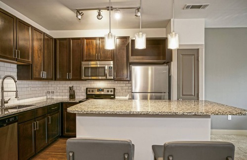 Crestline Heights Apartment | Modern Apartment in Prime Location (ID1246)