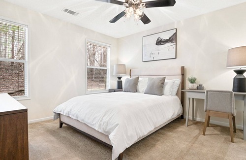 Winston - Salem Apartment | Modern Apartment in Prime Location (ID5612X36)