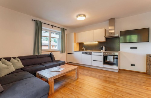 Untertauern Apartment | Modern apartment with ski storage and balcony