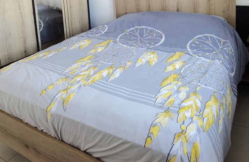 Petite-Ile Apartment | Modern apartment with sea view PRIVATE SWIMMING POOL!