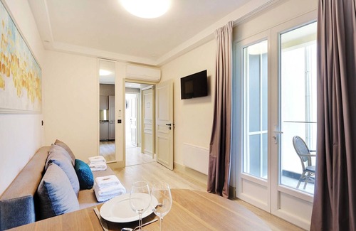 Quartier de la Roquette Apartment | Modern apartment with balcony - 2BR/6P- Roquette