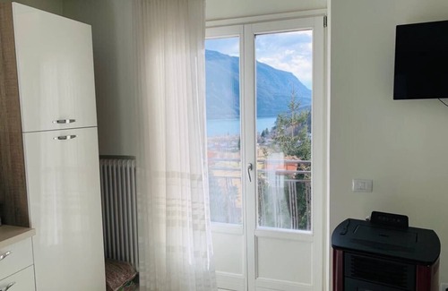 Molveno House | MODERN APARTMENT WITH LAKE VIEW