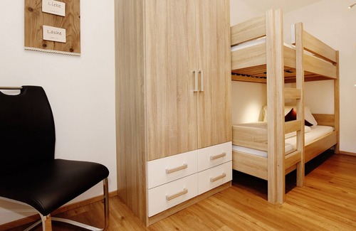 Vandans Apartment | Modern apartment with sauna and e-bikes