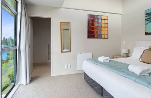 Taupo Apartment | Modern Apartment with Stunning Views