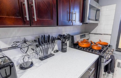 Lodi Apartment | ★Modern Apt 10 min to American Dream Mall! Near NYC & EWR Airport★