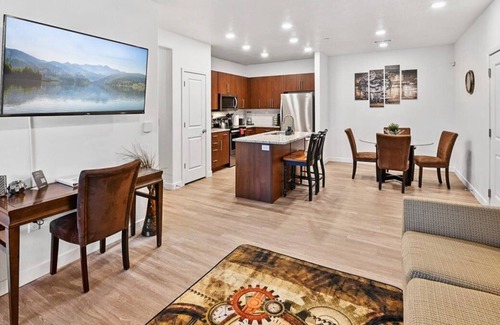 American Fork Apartment | Modern Apt., Comfy Bed, Hot Tub, Gym, Wi-Fi, Roku TV